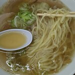 青竹手打ラーメン 日向屋 - 麺、スープアップ 