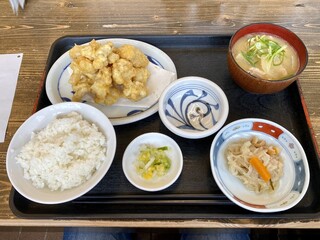 Shundokoro Gohanyasan - ホルモン天ぷら定食、味噌汁を豚汁に変更