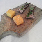 ヴィラ・アイーダ - 2013年2月　アミューズ　チーズとパテ？とても香がいい