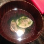 くわせ屋 - お通し　はまぐりの酒蒸し