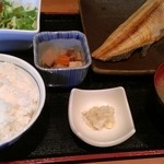 くろぶた きよし - ホッケ定食。焼き具合もちょうどいい。大根おろしが確実に辛くなくて、どうやって作るんだろう？といつも気になる。ツンとこなくて辛いの苦手な私にはありがたい。