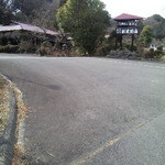 松葉茶屋 - 駐車場は広いです