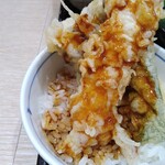 Yamawasabi - セットのぉ～ミニ天丼(ピーマン、舞茸、海老)アップですってぇ〜♪