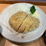 とん八亭 - 薄い衣は、サクッとして美味い。味わうなら、岩塩( ＾∀＾)