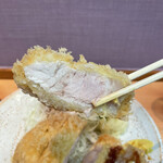 とん八亭 - 見えますか、滴る肉の旨味。