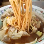 長崎屋ラーメン - ちゃんぽんらしい太麺。