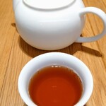 Dhinzu Bai Jindhinrou - まず出てくる冷えたウーロン茶