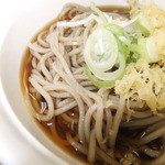 e-dining(ｲｰﾀﾞｲﾆﾝｸﾞ) - 日替わりセット　５５０円　冷やしミニ蕎麦　と無料の天かすのアップ　【　２０１２年１２月　】