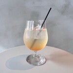 MINIMAL MAAT COFFEE - 自家製ホワイトコーラ