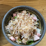 極麺 青二犀 - 生姜が効いた大人のチャーシュー丼350円