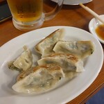 萬興楼 - 焼餃子と生ビール