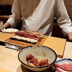 銀座 しのはら - 鮪の太巻き作ってます