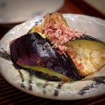 勢麟 - お友達農家さんの水茄子は生。みずみずしくて甘い。畑で丸かじりしたい。さっきの葱も、丸かじりしたい。