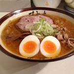 すみれ - 味噌チャーシューメン＋半熟玉子！ 火傷しそうなほど熱いのだ  