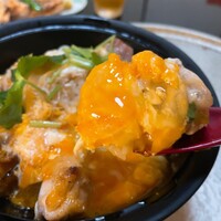 名古屋コーチン・旬菜 一鳳 金山本店 - 名物 極上親子丼 1650円
                サラダ、汁物、香物
                コーチン卵（卵かけご飯用） 160円