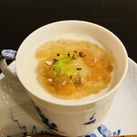 土家 - ・新玉葱の冷製スープ　
               うに、芽キャベツ、蕎麦の実