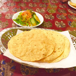 リトルスパイス - いつもよりスパイス多めのパパド。
      進化してました（笑）