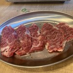 和牛焼肉大衆酒場 ホルモン博多春吉のじゃん横 - サガリ