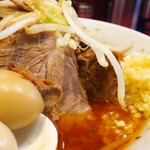 ラーメン二郎 - 豚の厚み