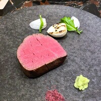 六花 - 極み和牛の石窯焼き
                    高知県 褐毛種 土佐あか牛 フィレ