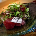 勢麟 - 「鰹、厚く切っていいですか?!」 またまた、そんな声かけに、一同元気にハイッ(｡◕o◕｡)ﾉ。　歯がめり込んで、押し返される感覚、史上最高の鰹を頂きました。