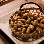 salt boiled raw peanuts