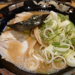 関西 風来軒 - とんこつハーフラーメン♪