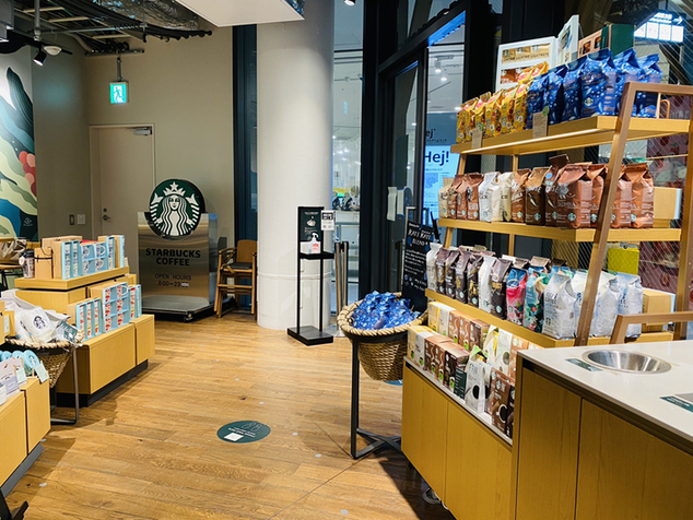 STARBUCKS COFFEE With Harajuku Ten - Harajuku/Cafe | Tabelog