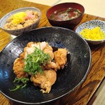 Honetsukidori Mikaku - 定食のようですがセットじゃありません!