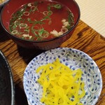 Honetsukidori Mikaku - スープ、漬物付き