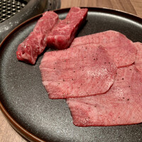 焼肉うしごろ 銀座店 - 厚切り上ハラミ
                    極みのタンしゃぶ