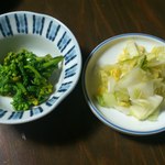竹屋 - 小鉢の菜の花の辛子和えと白菜の浅漬け