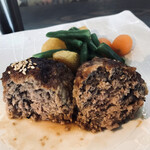 ビストロ黒屋 - ハンバーグ断面