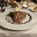 Il Salumaio di Montenapoleone - 私の Filetto di manzo alla griglia con rucola, mele, scaglie di parmigiano reggiano e riduzione di aceto balsamico