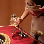 肉の匠 将泰庵 - 注ぎます