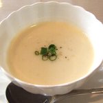 Vraie Lumiere - カリフラワーの冷製スープ