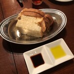 Trattoria AMENO - パンで食います。