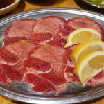 酒肴焼肉　かがり火 - 上タン塩