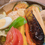 カレー食堂 心 - 多彩な野菜のスープカレー