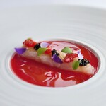 アジュール フォーティーファイブ - 駿河湾牡丹海老、ガスパチョのソース、フランボワーズ