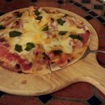 ピノス - 料理写真:ピザ　マルゲリータ ￥750