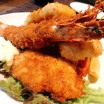 キッチン サカナヤ - ディナーでも有頭海老は健在です