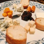 キッチン サカナヤ - いろいろと味わえます