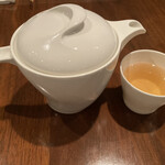 花閒 - お茶はポットサービス。