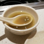 海底撈火鍋 - 今日のスープは緑豆らしい