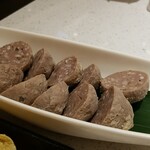 海底撈火鍋 - 牛肉団子のアップ