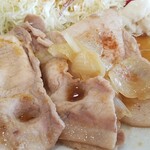 上総モナークカントリークラブ レストラン - 持参したキャロライナリーバーを加える