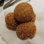 海底撈火鍋 - サービスのゴマ団子です