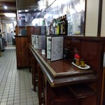 鶴亀 - カウンター席(2022年6月9日撮影)