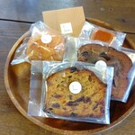 トロン - スコーン、フィナンシェ、パウンドケーキをテイクアウトしました 